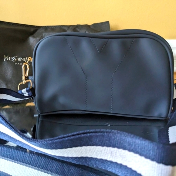 Yves Saint Laurent beauty case convertible in shoulder bag - Picture 3 of 13